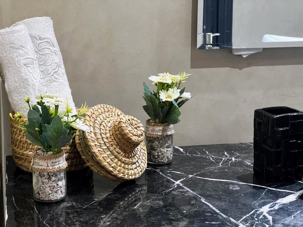 Moderne, Lumineux & Spacieux Avec Balcon -Central -Wifi-Smart Tv-Clim Marakeş Dış mekan fotoğraf