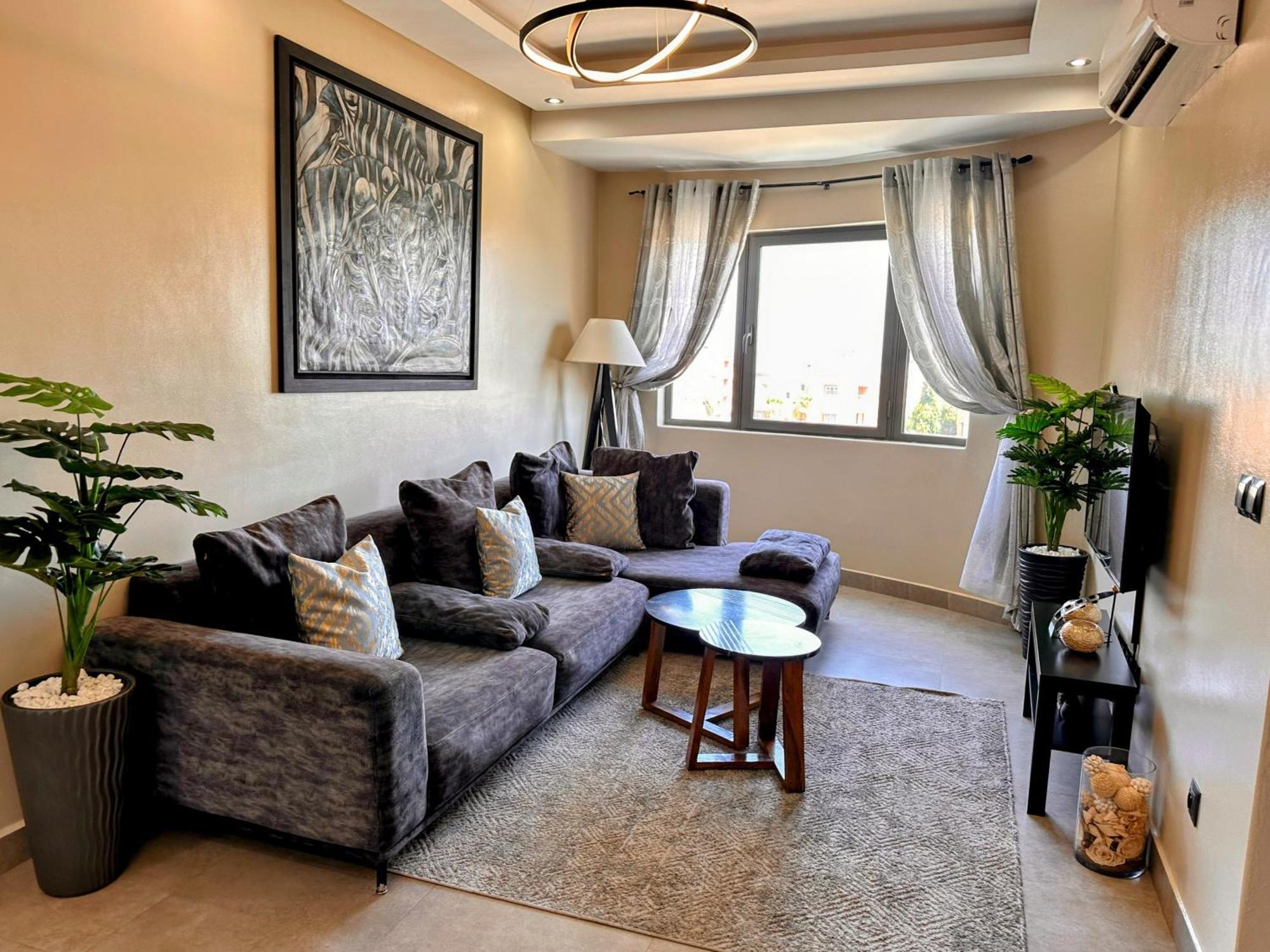 Moderne, Lumineux & Spacieux Avec Balcon -Central -Wifi-Smart Tv-Clim Marakeş Dış mekan fotoğraf
