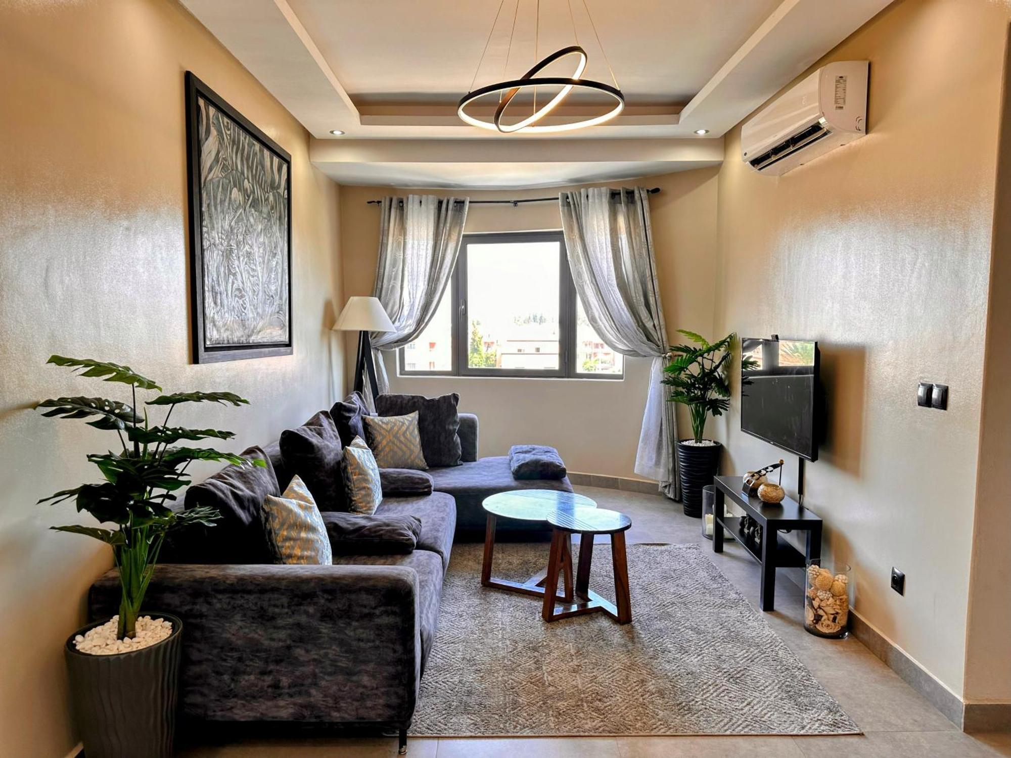 Moderne, Lumineux & Spacieux Avec Balcon -Central -Wifi-Smart Tv-Clim Marakeş Dış mekan fotoğraf
