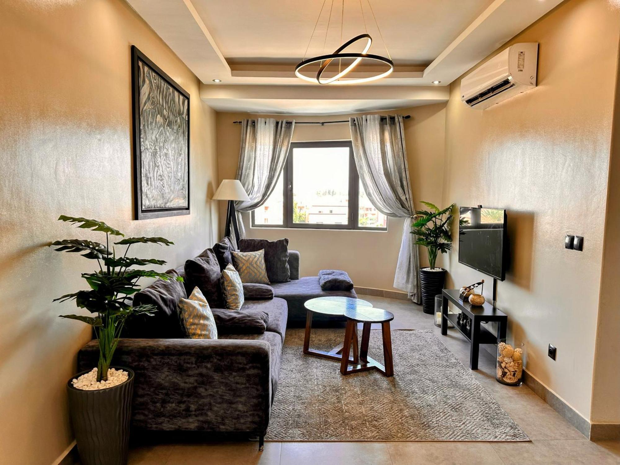 Moderne, Lumineux & Spacieux Avec Balcon -Central -Wifi-Smart Tv-Clim Marakeş Dış mekan fotoğraf